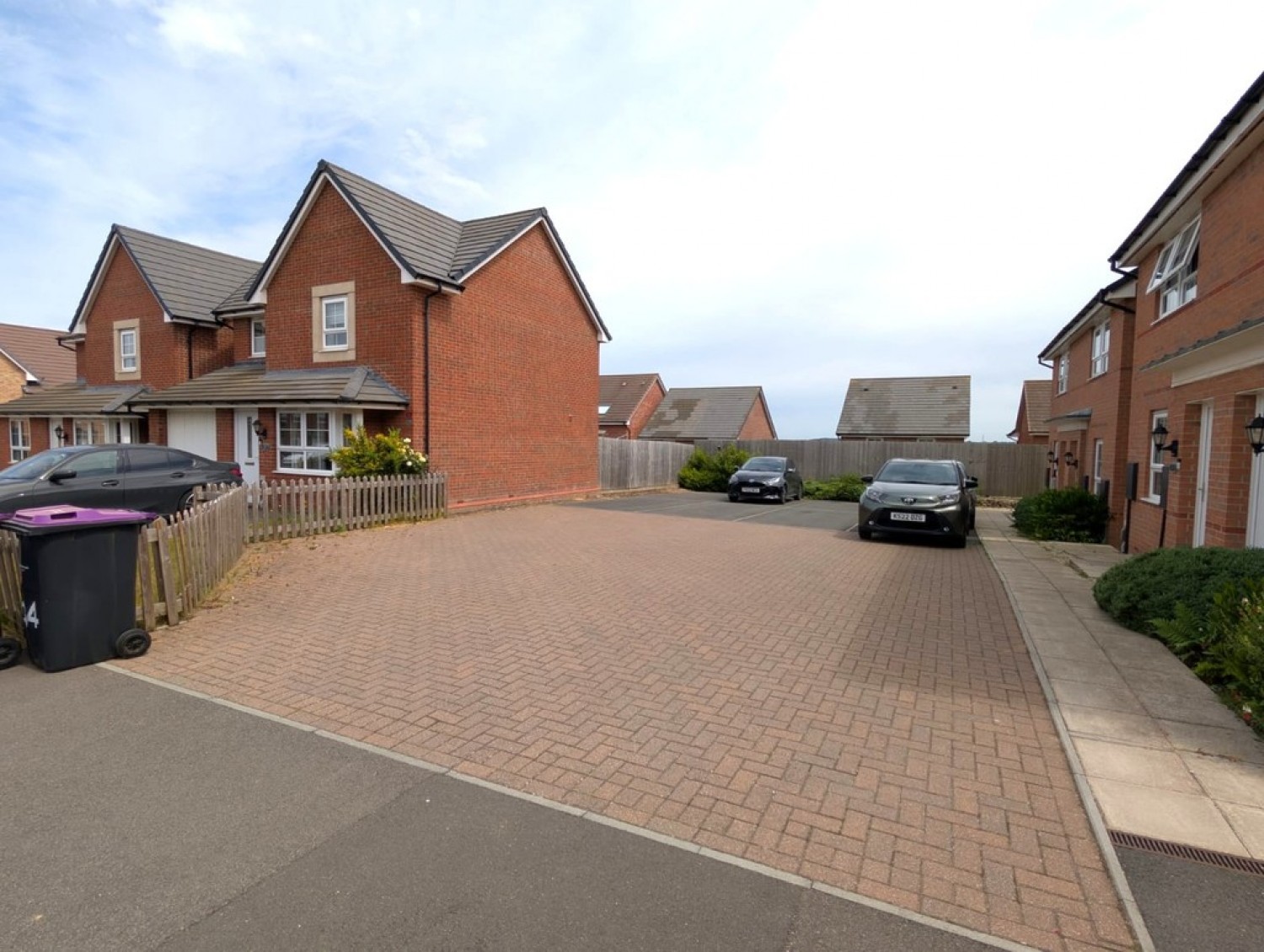 2 bedroom House for Sale Totnes Place, Grantham