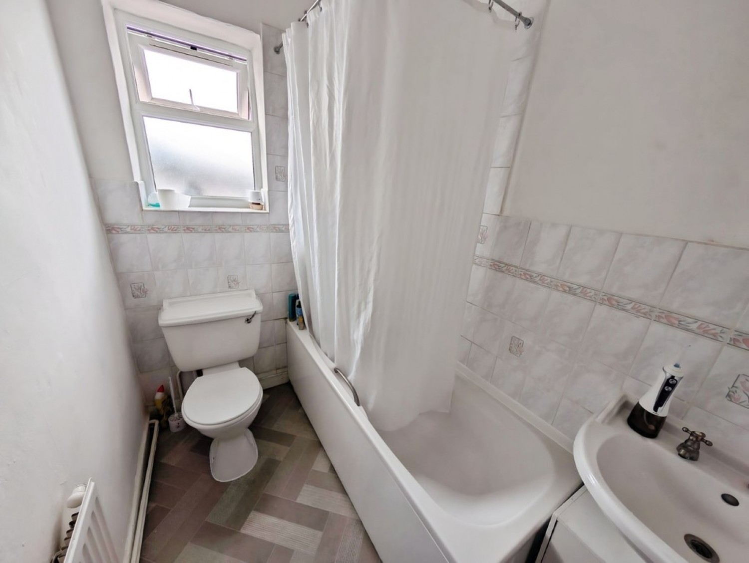 2 bedroom House for Sale Railway Terrace, Grantham, Lincolnshire