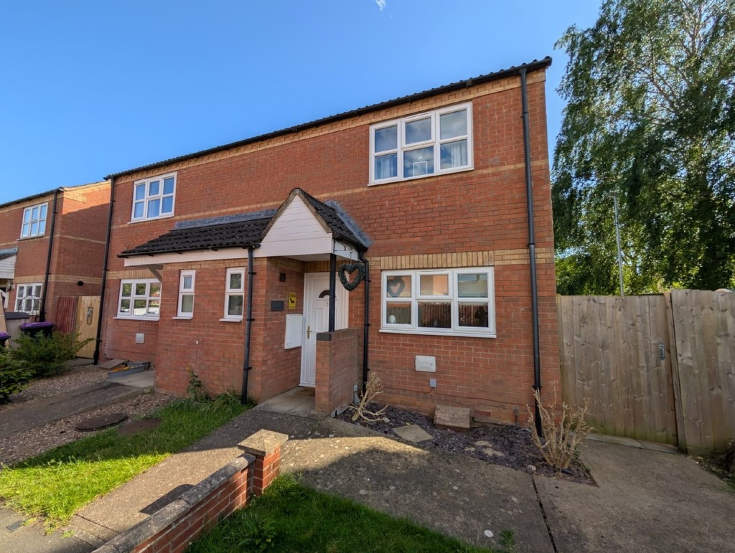 2 bedroom House for Sale Elsie Davis Close, Grantham, Lincolnshire