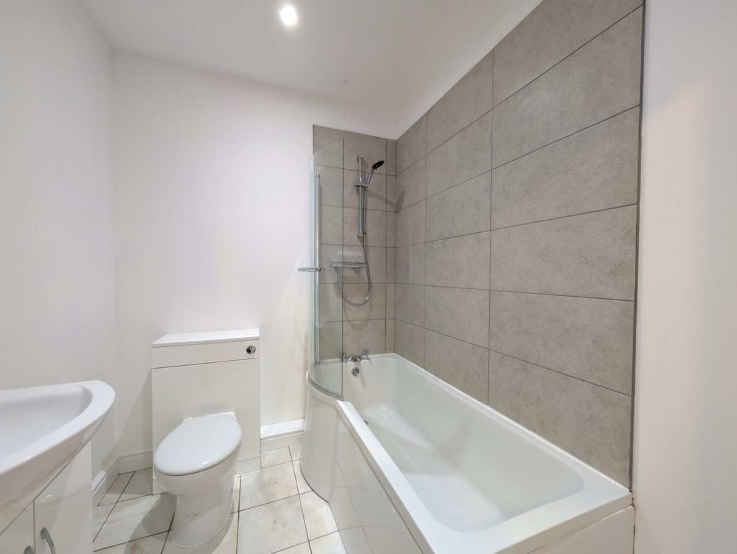 4 bedroom Bungalow for Sale Church Street, Long Bennington