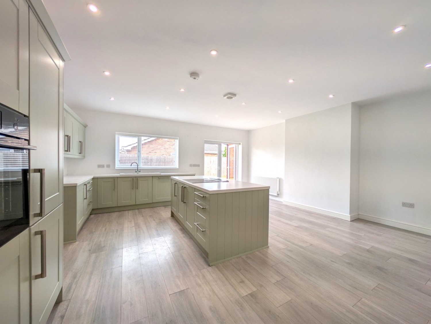 4 bedroom Bungalow for Sale Church Street, Long Bennington