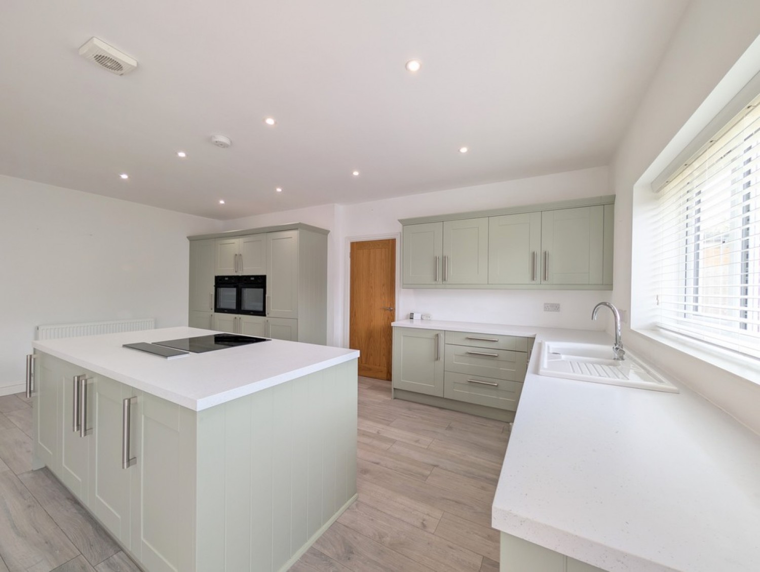 4 bedroom Bungalow for Sale Church Street, Long Bennington