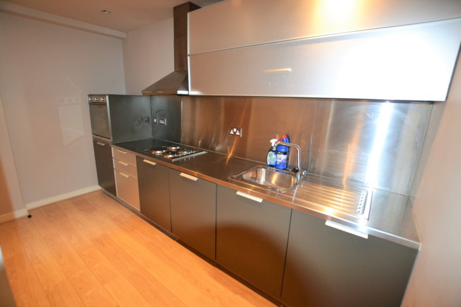 Metroplitan Apartments, 20 Lee Circle