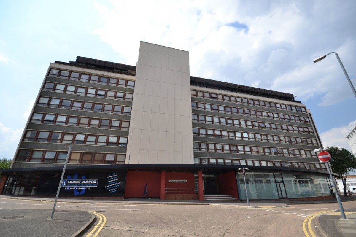 Metropolitan, 20 Lee Circle, Leicester
