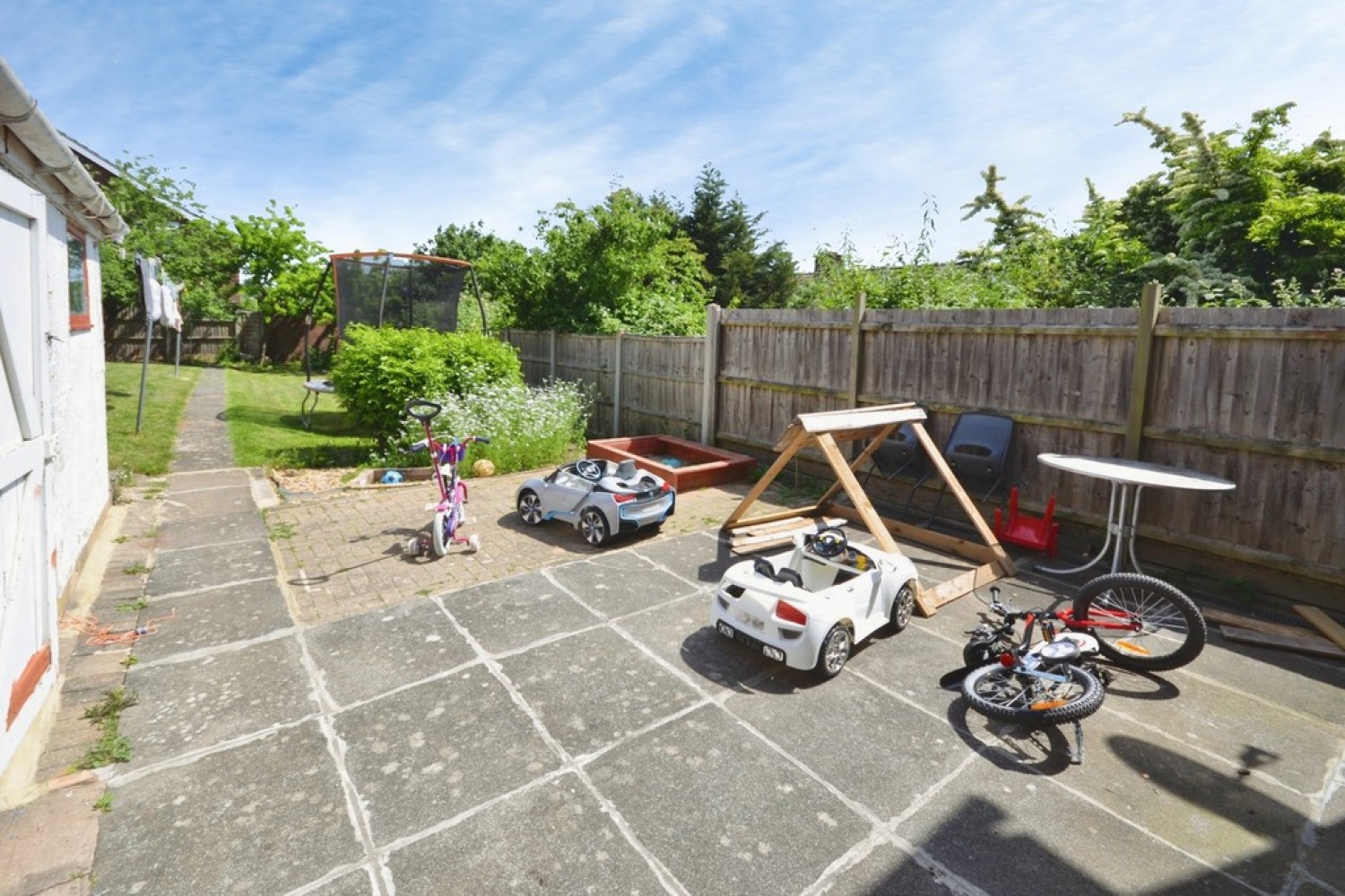 3 bedroom House for Letting Fineshade Avenue,