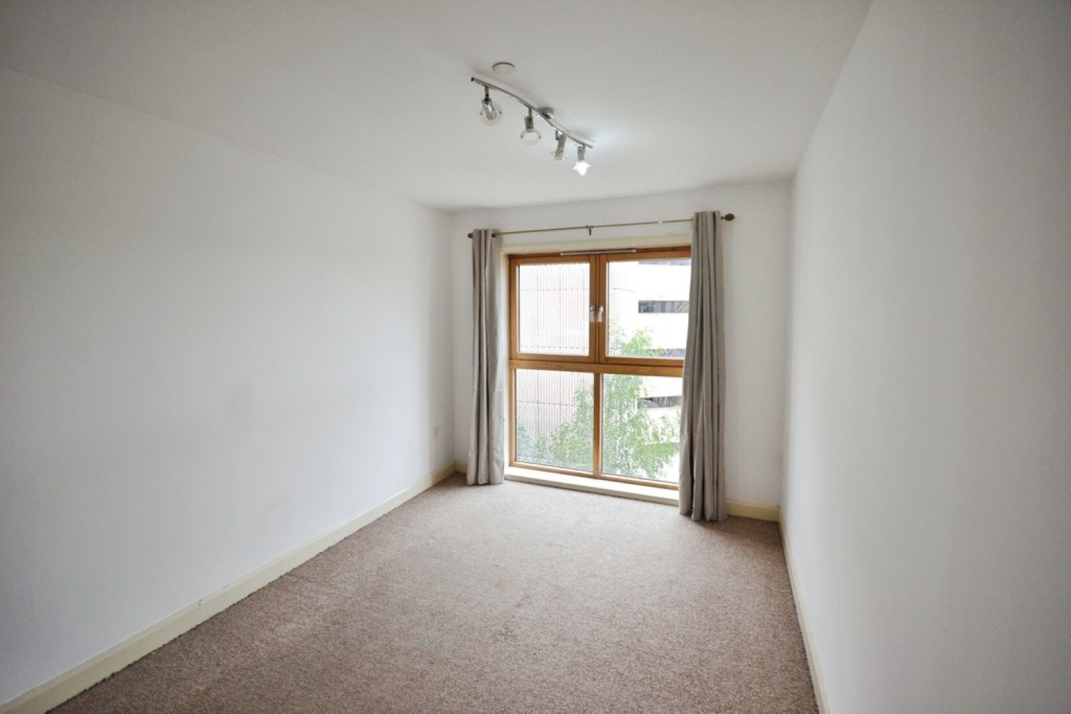 2 bedroom Flat for Letting Burgess House, 11 Burgess Street