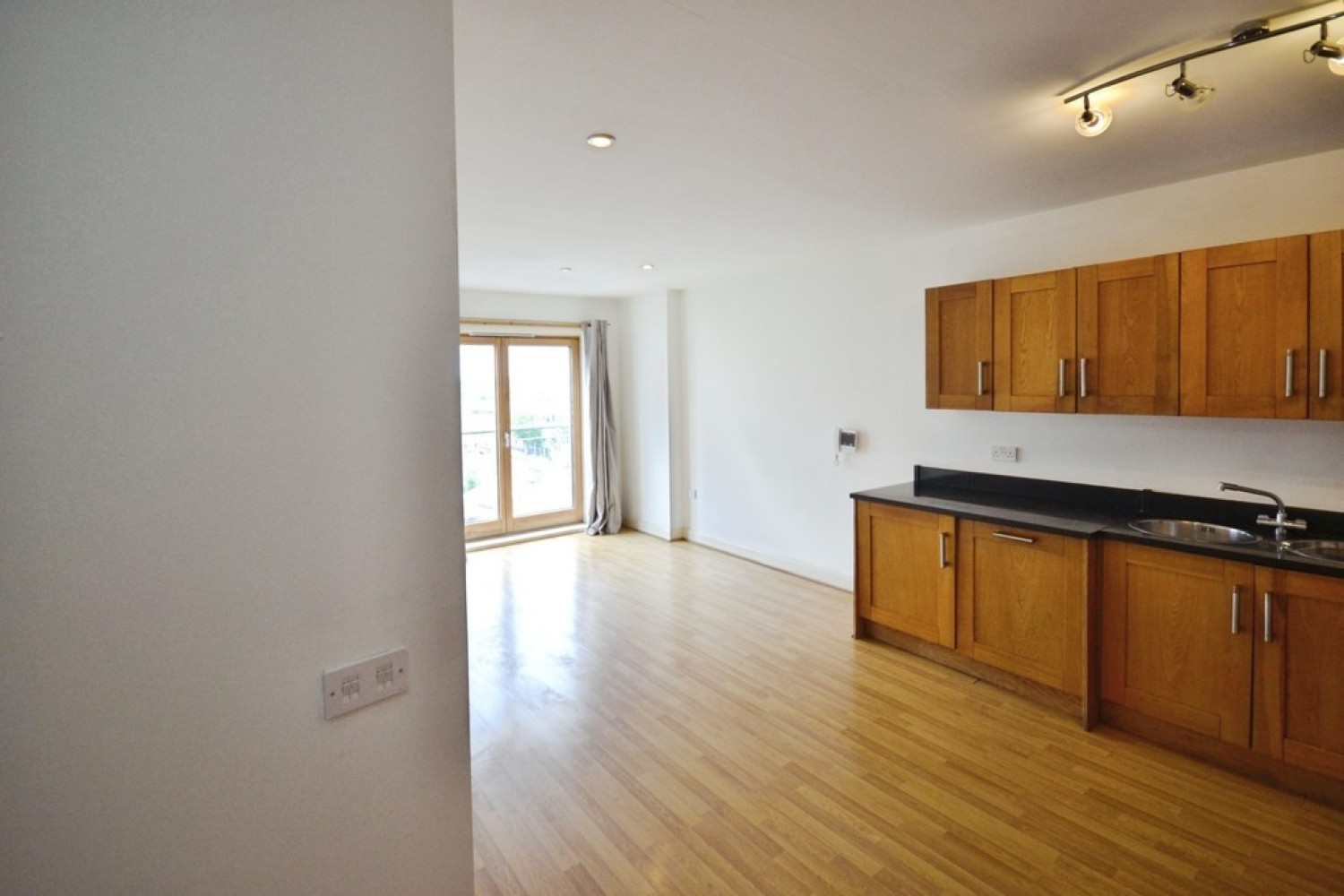 2 bedroom Flat for Letting Burgess House, 11 Burgess Street