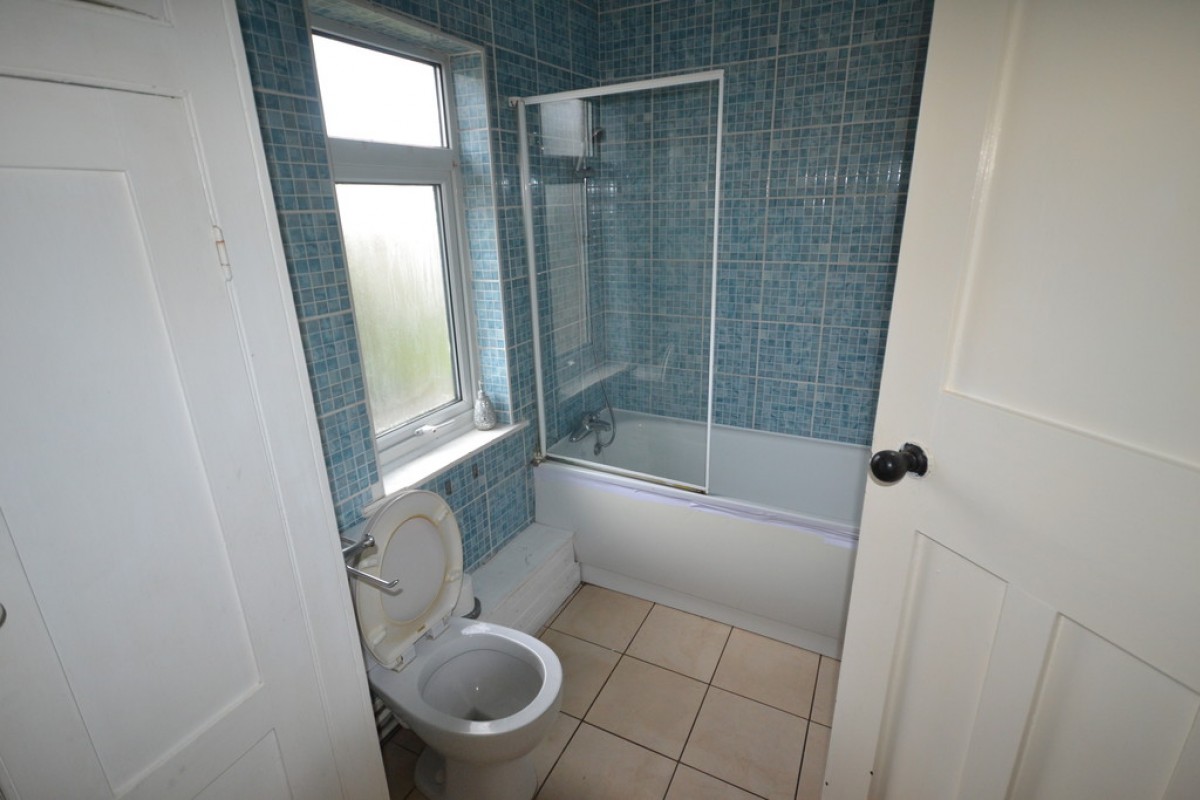 Dumbleton Avenue, Rowley Fields