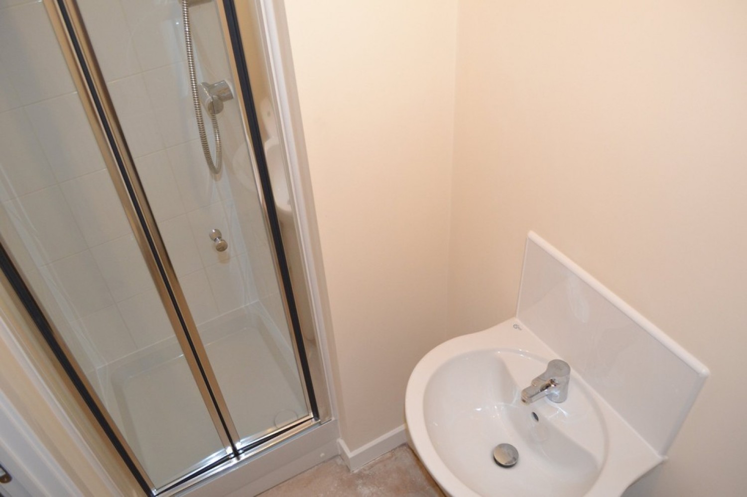 2 bedroom Flat for Letting Pavillion Close, The Wickets, Leicester