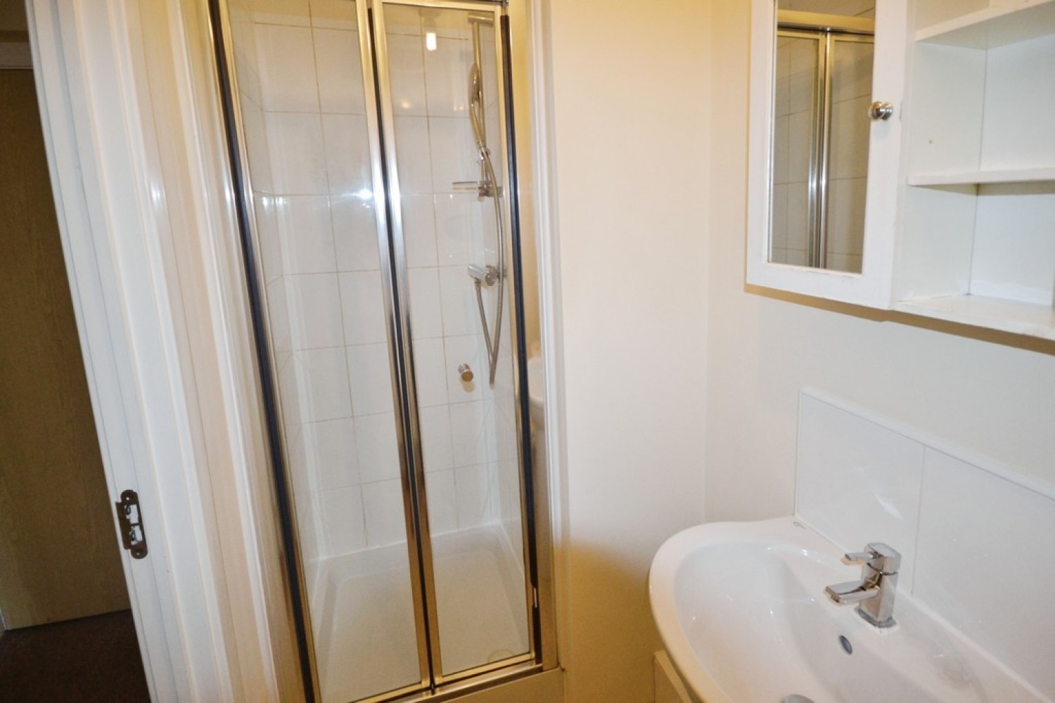 2 bedroom Flat for Letting Pavilion Close, The Wickets, Leicester