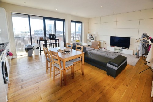 Penthouse 6, Metropolitan Apartments
