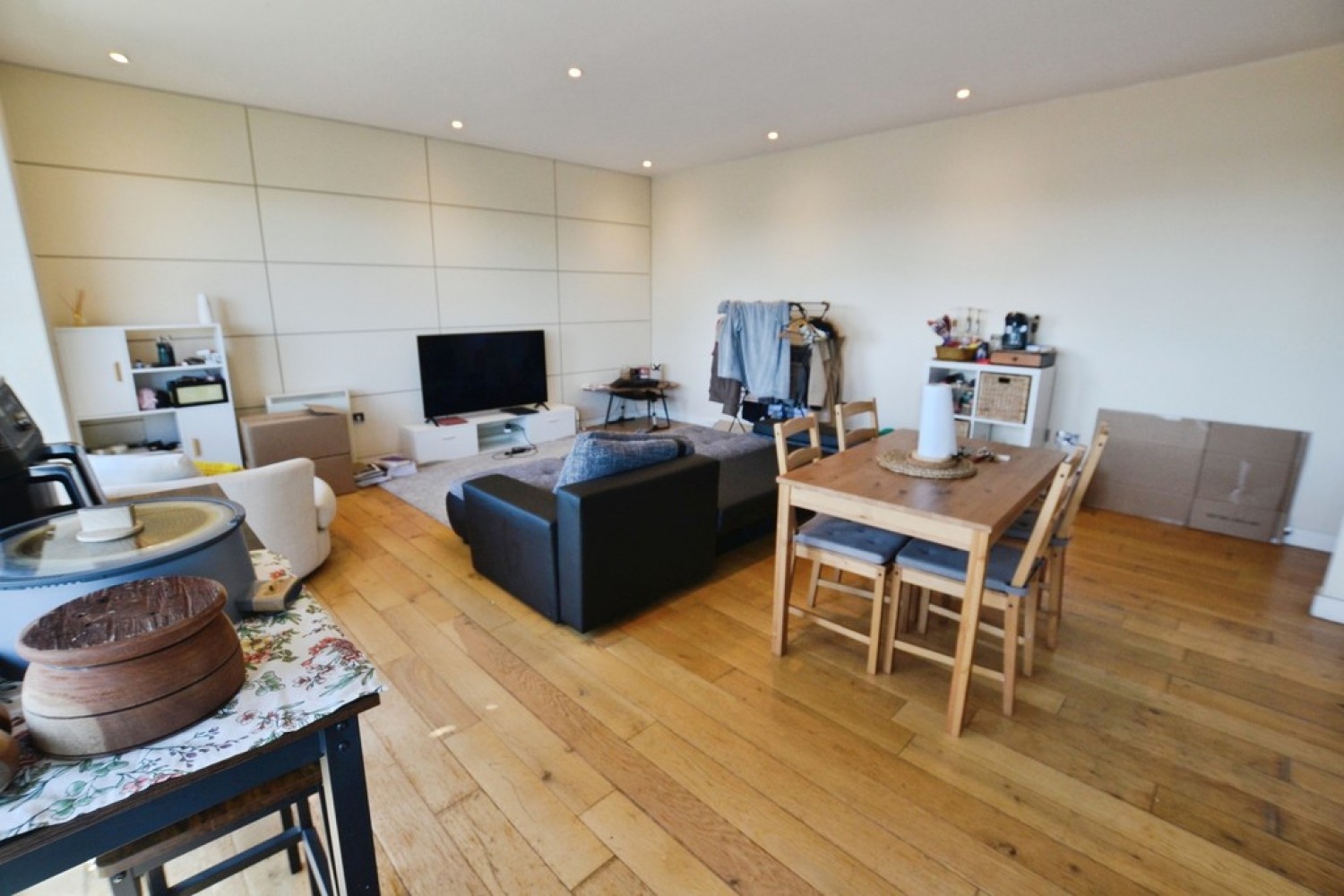 2 bedroom Flat for Letting Penthouse 6, Metropolitan Apartments