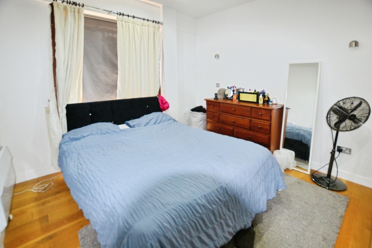 Penthouse 6, Metropolitan Apartments