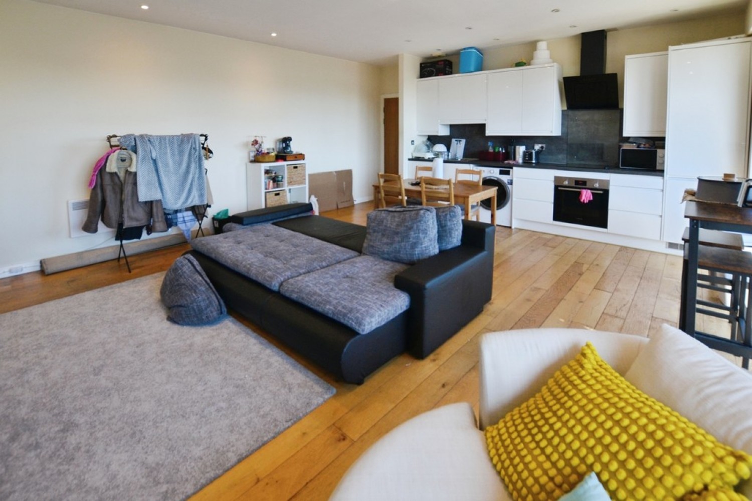 2 bedroom Flat for Letting Penthouse 6, Metropolitan Apartments