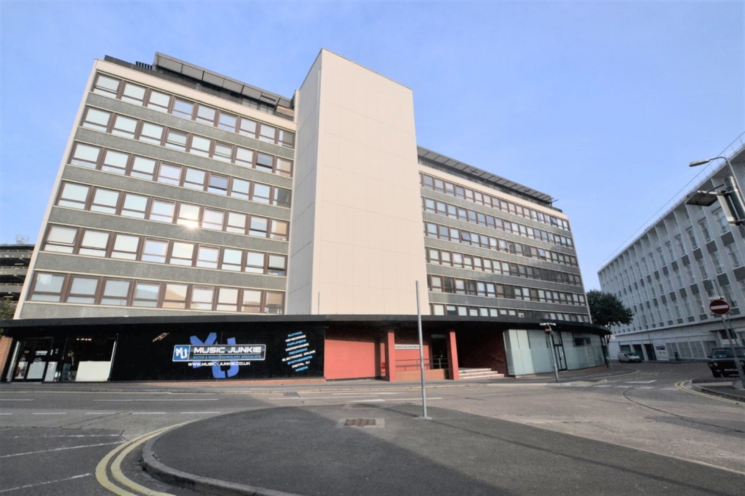 2 bedroom Flat for Letting Penthouse 6, Metropolitan Apartments