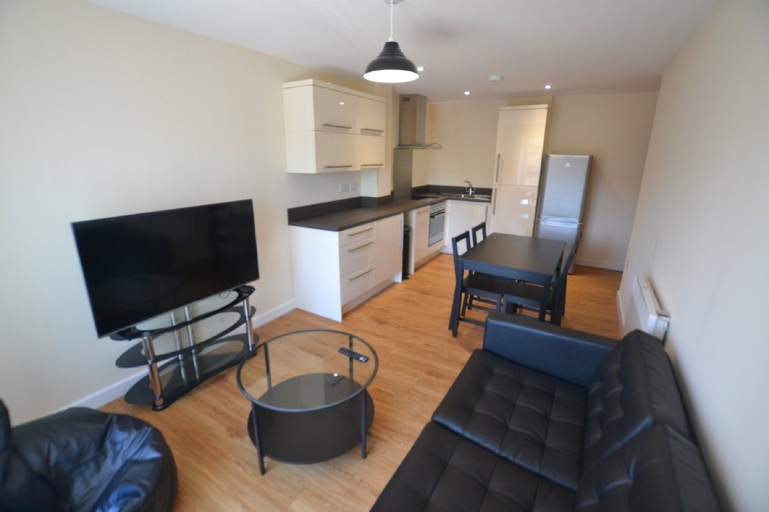 2 bedroom Flat in Crecy Court, Lee Circle, Leicester
