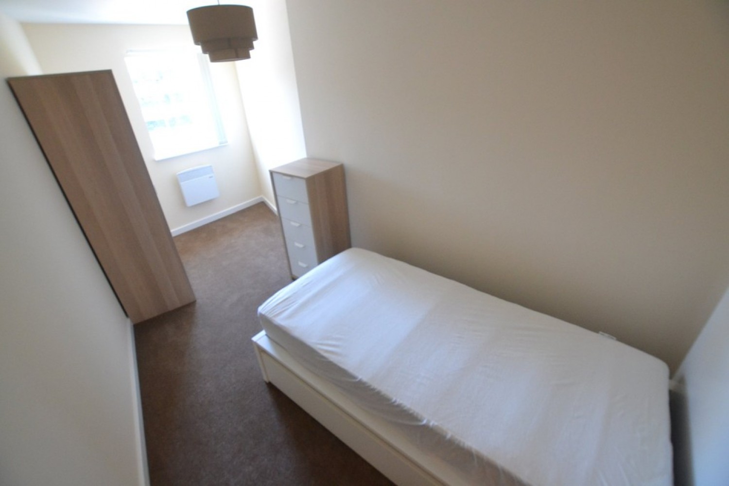 2 bedroom Flat in Crecy Court, Lee Circle, Leicester