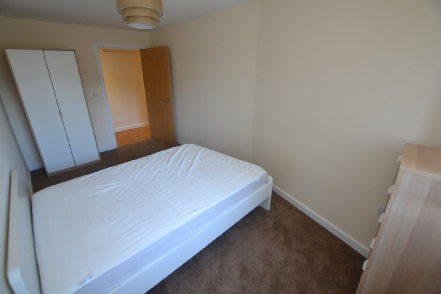 2 bedroom Flat in Crecy Court, Lee Circle, Leicester