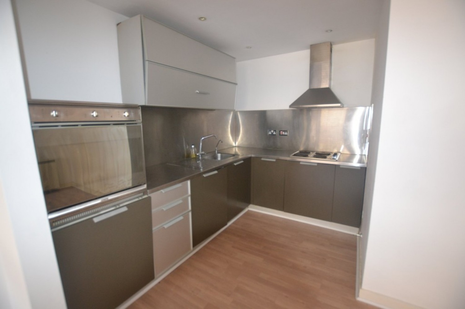2 bedroom Flat for Letting Lee Circle, Lee Street, Leicester