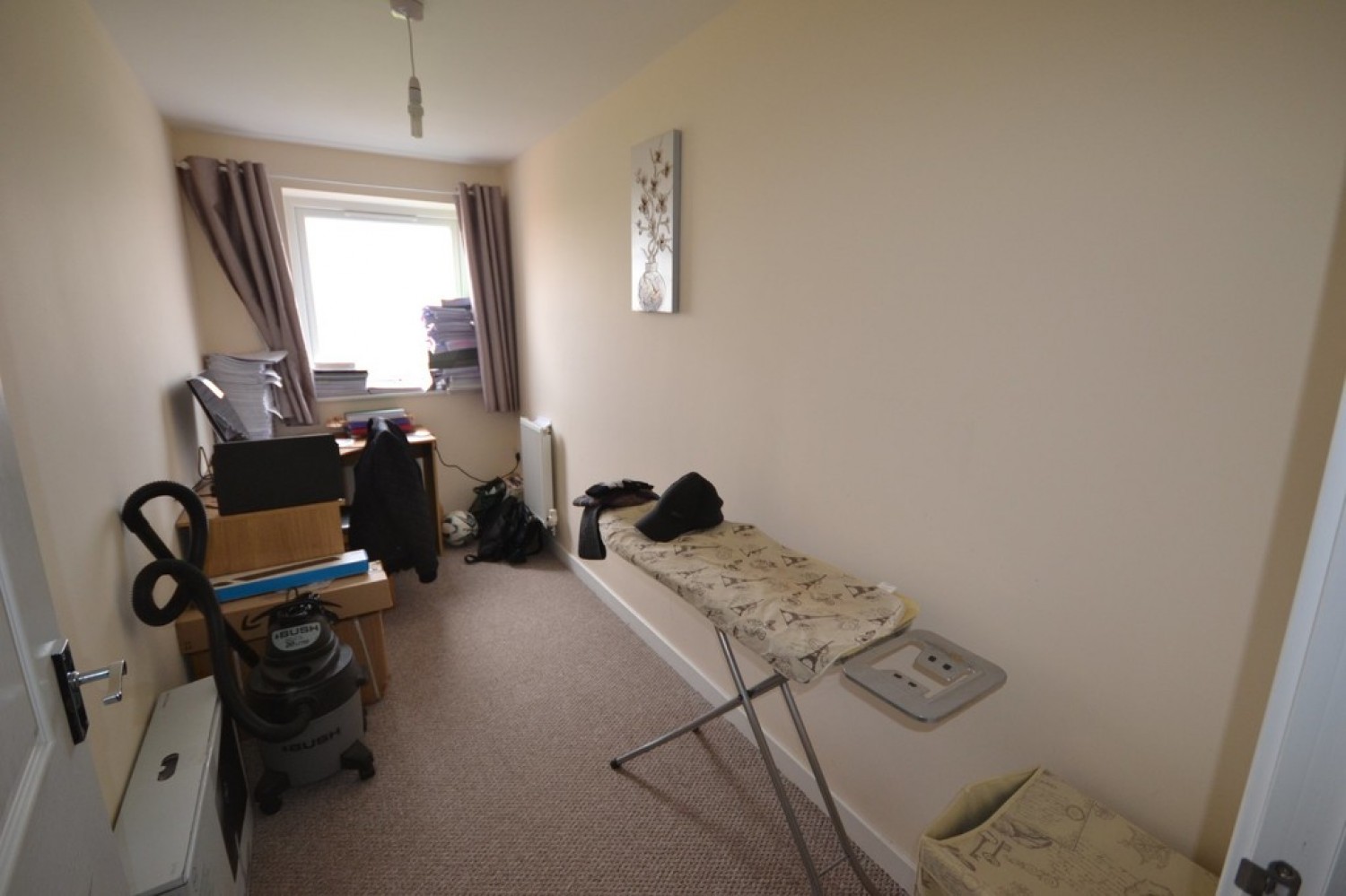 2 bedroom Flat for Letting Pavillion Close, The Wickets