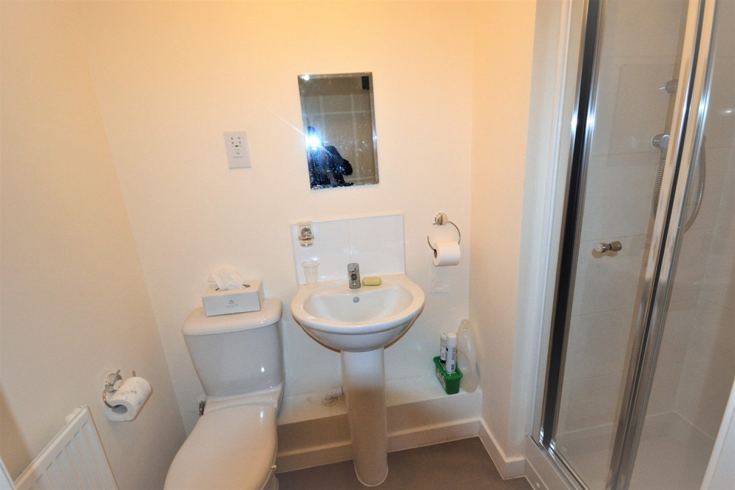 2 bedroom Flat for Letting Pavillion Close, The Wickets