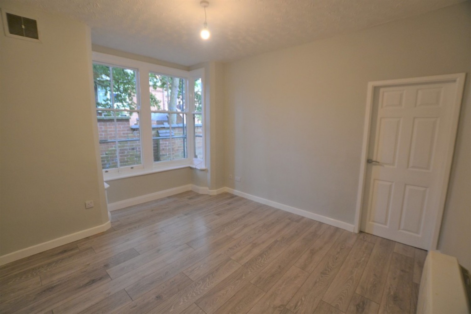 0 bedroom Flat for Letting Ashleigh Road, Leicester