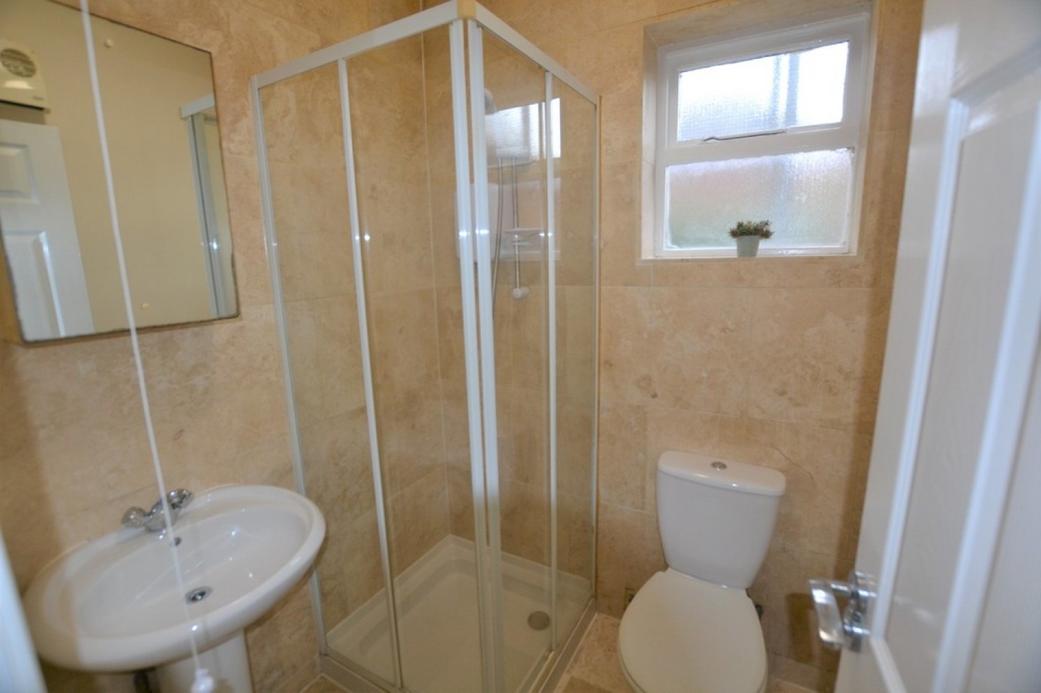 0 bedroom Flat for Letting Ashleigh Road, Leicester