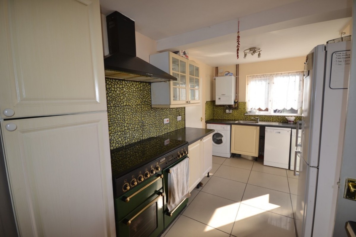 Tyringham Road, Wigston Meadows