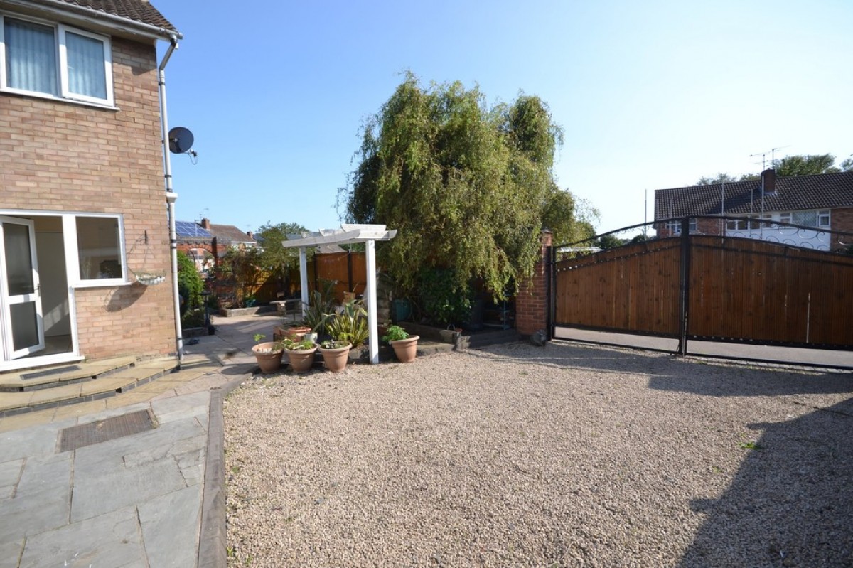 Tyringham Road, Wigston Meadows
