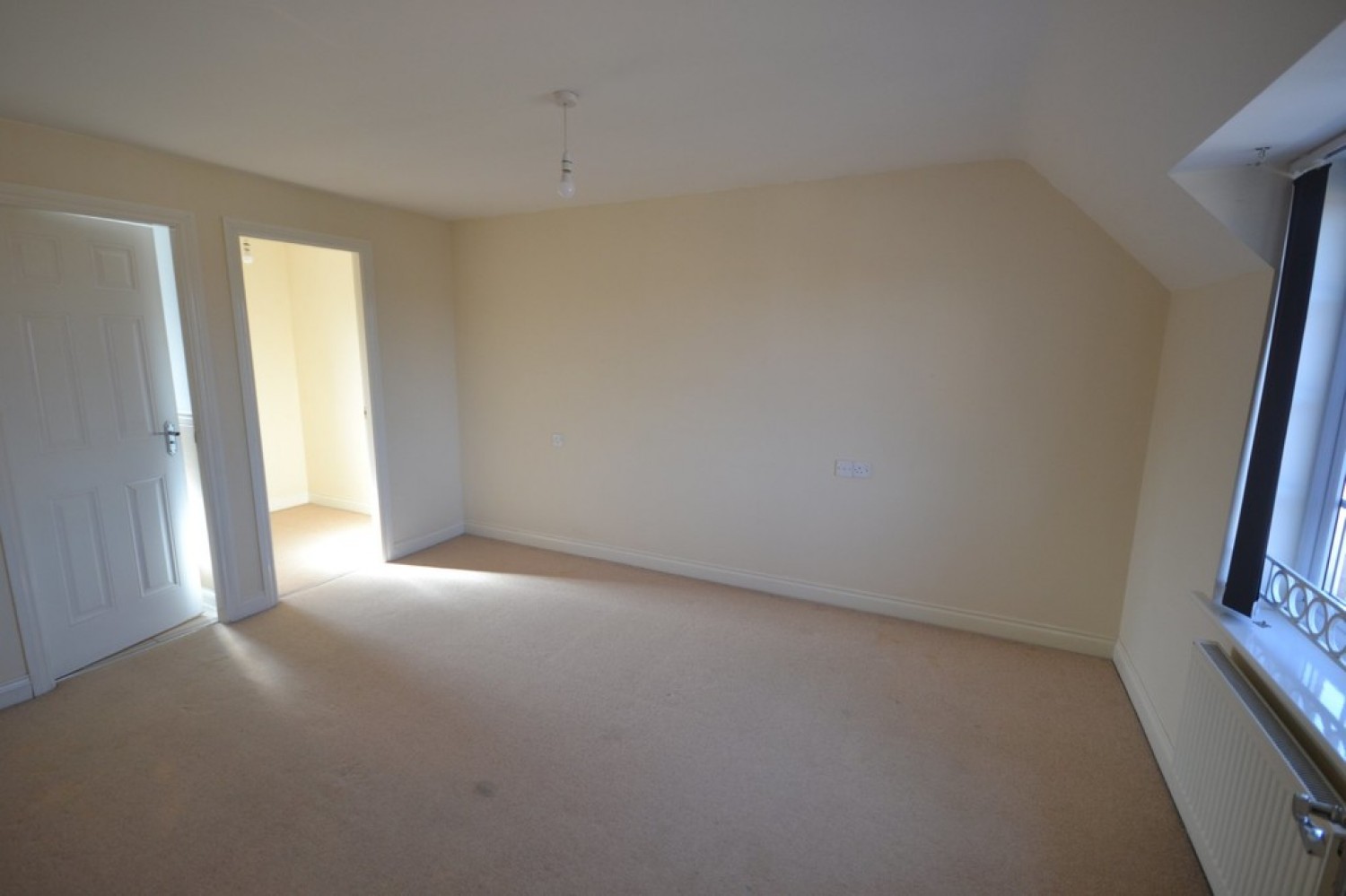4 bedroom House for Letting Brompton Road, Hamilton, Leicester