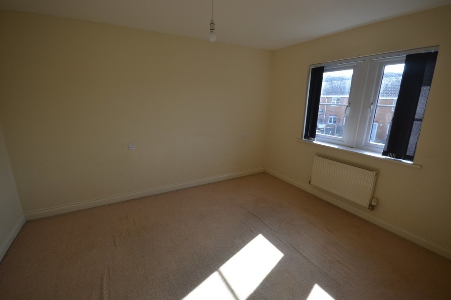 4 bedroom House for Letting Brompton Road, Hamilton, Leicester