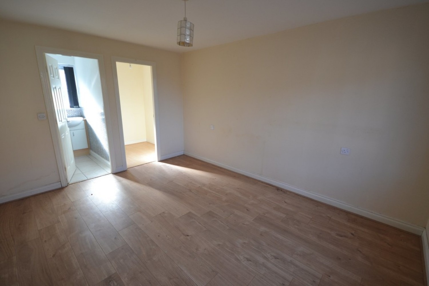 4 bedroom House for Letting Brompton Road, Hamilton, Leicester