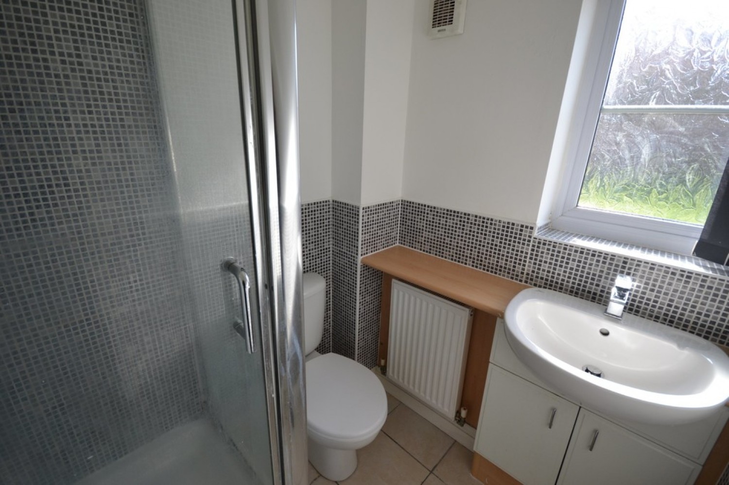 4 bedroom House for Letting Brompton Road, Hamilton, Leicester