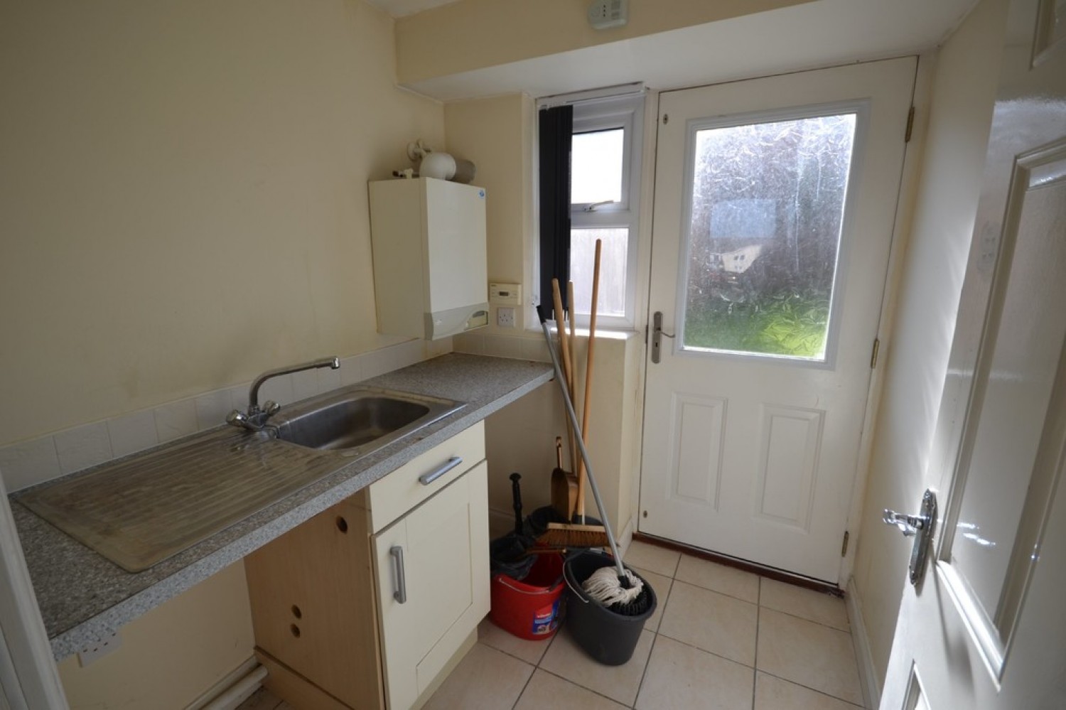 4 bedroom House for Letting Brompton Road, Hamilton, Leicester