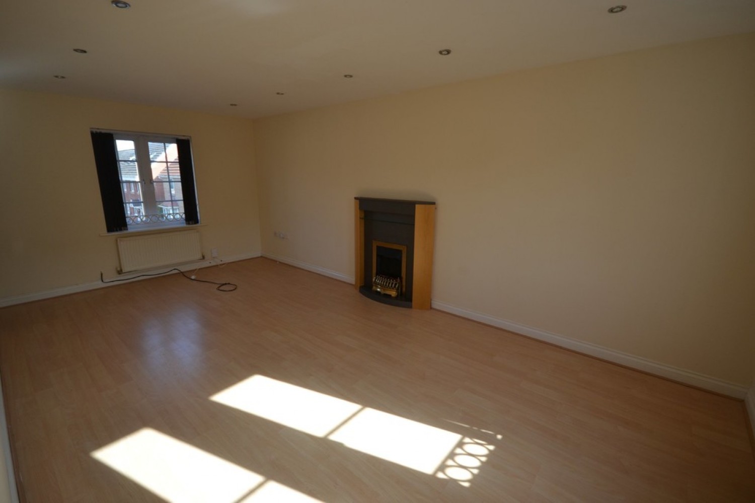 4 bedroom House for Letting Brompton Road, Hamilton, Leicester