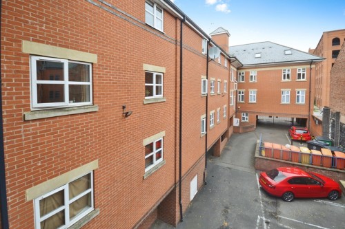8 Minster Court