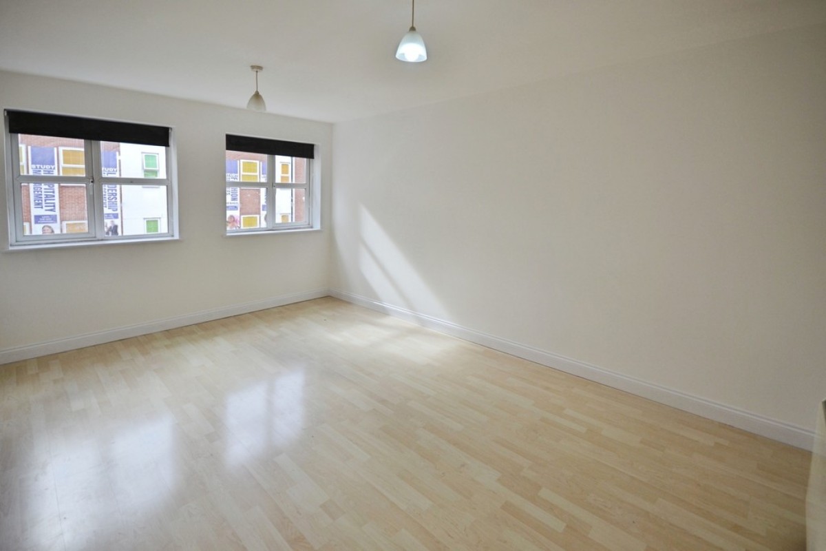 8 Minster Court