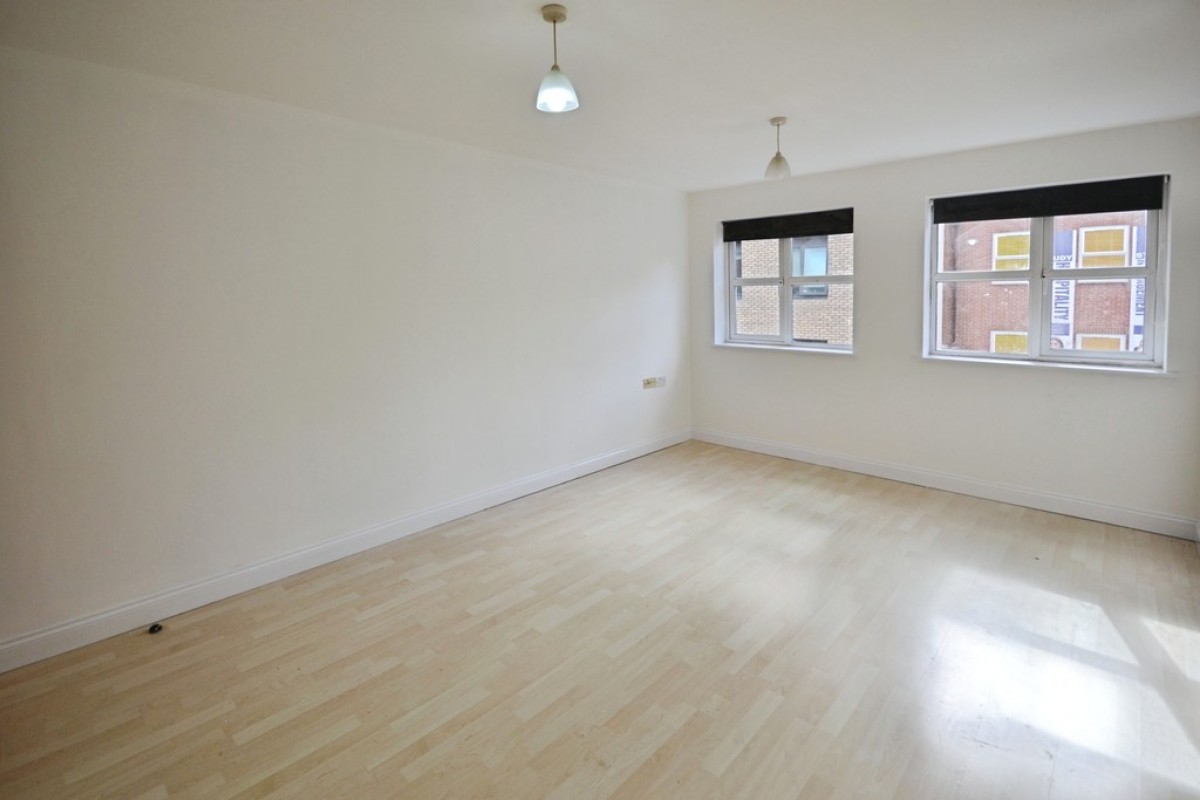 8 Minster Court