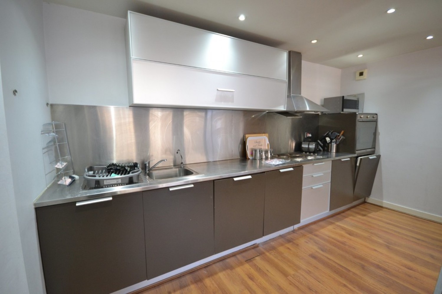 Metropolitan Apartments, 20 Lee Circle