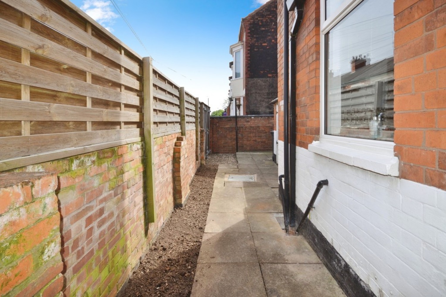 2 bedroom House for Letting Lambert Road, Leicester, Leicestershire