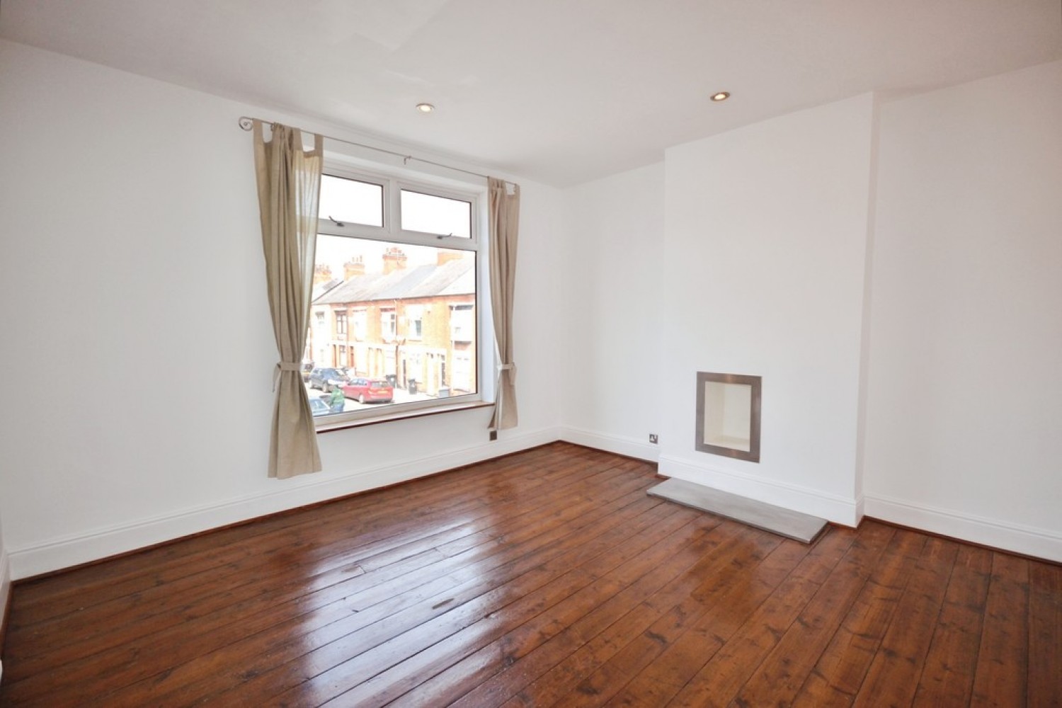 2 bedroom House for Letting Lambert Road, Leicester, Leicestershire