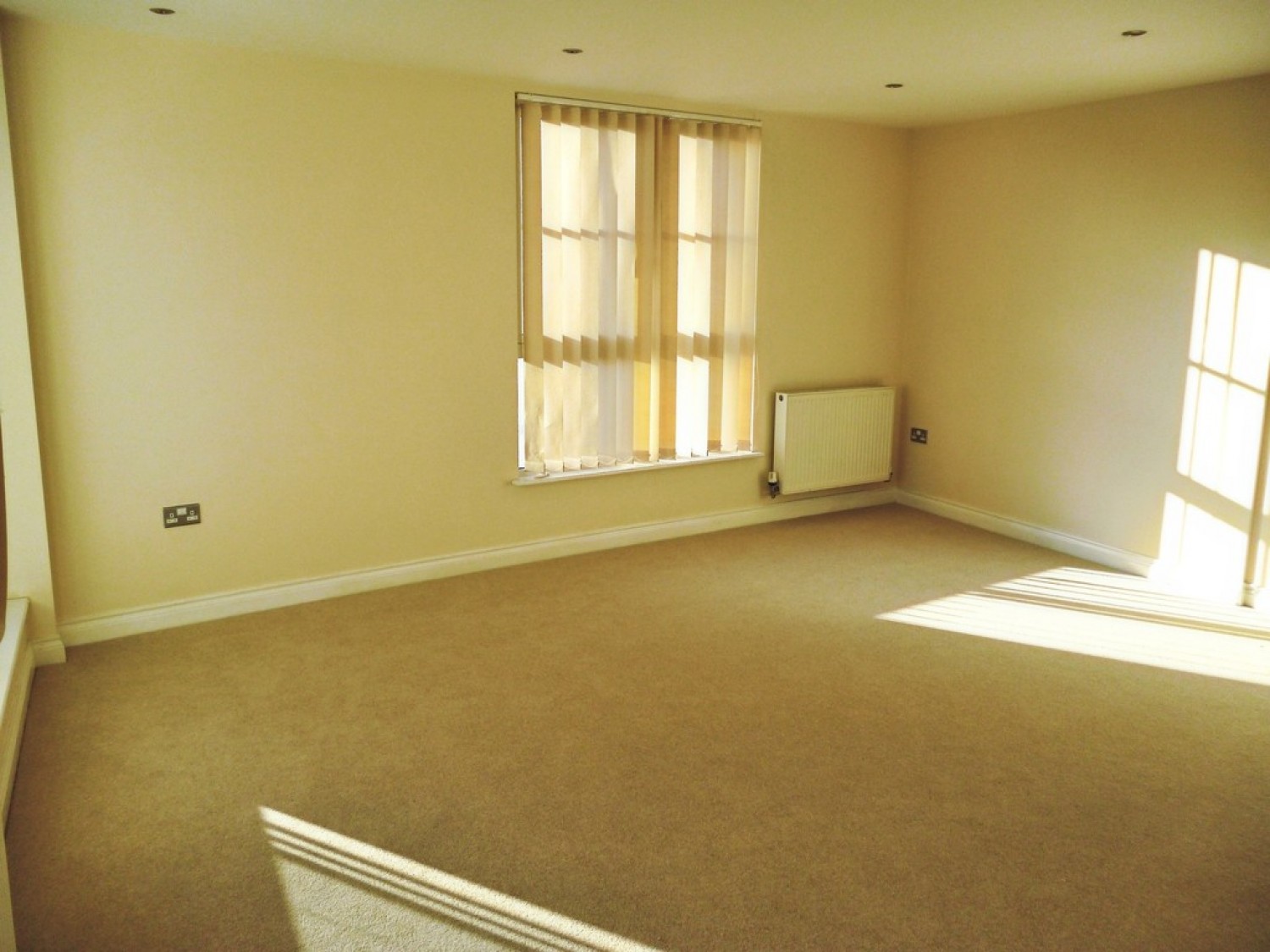 2 bedroom Flat for Sale Watkin Road, Freemans Meadow