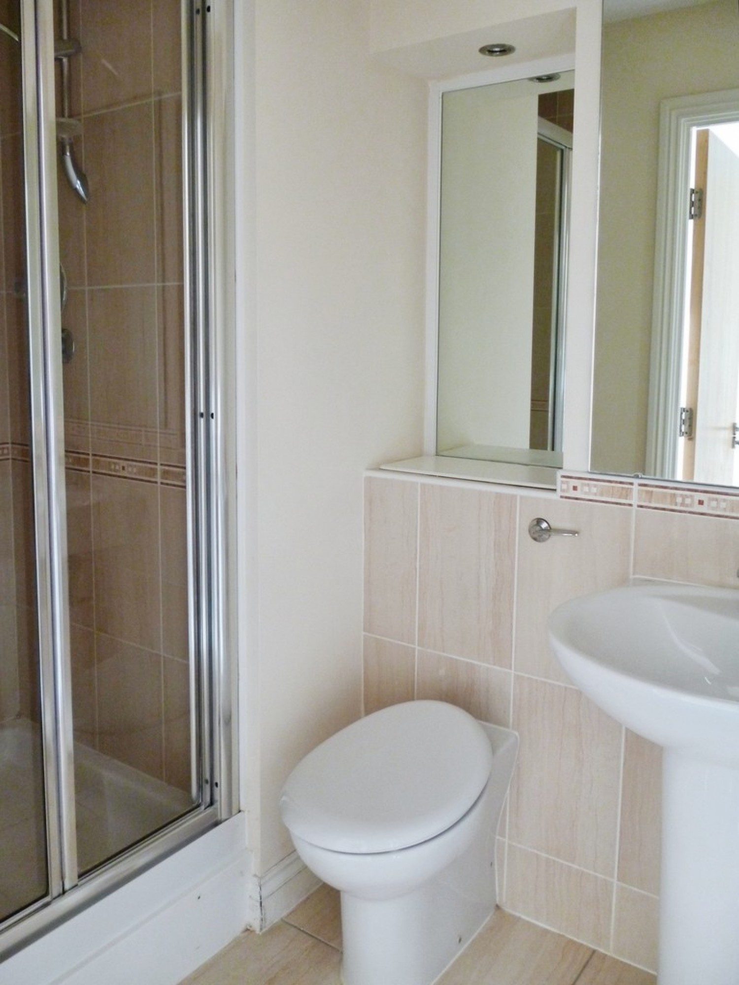 2 bedroom Flat for Sale Watkin Road, Freemans Meadow