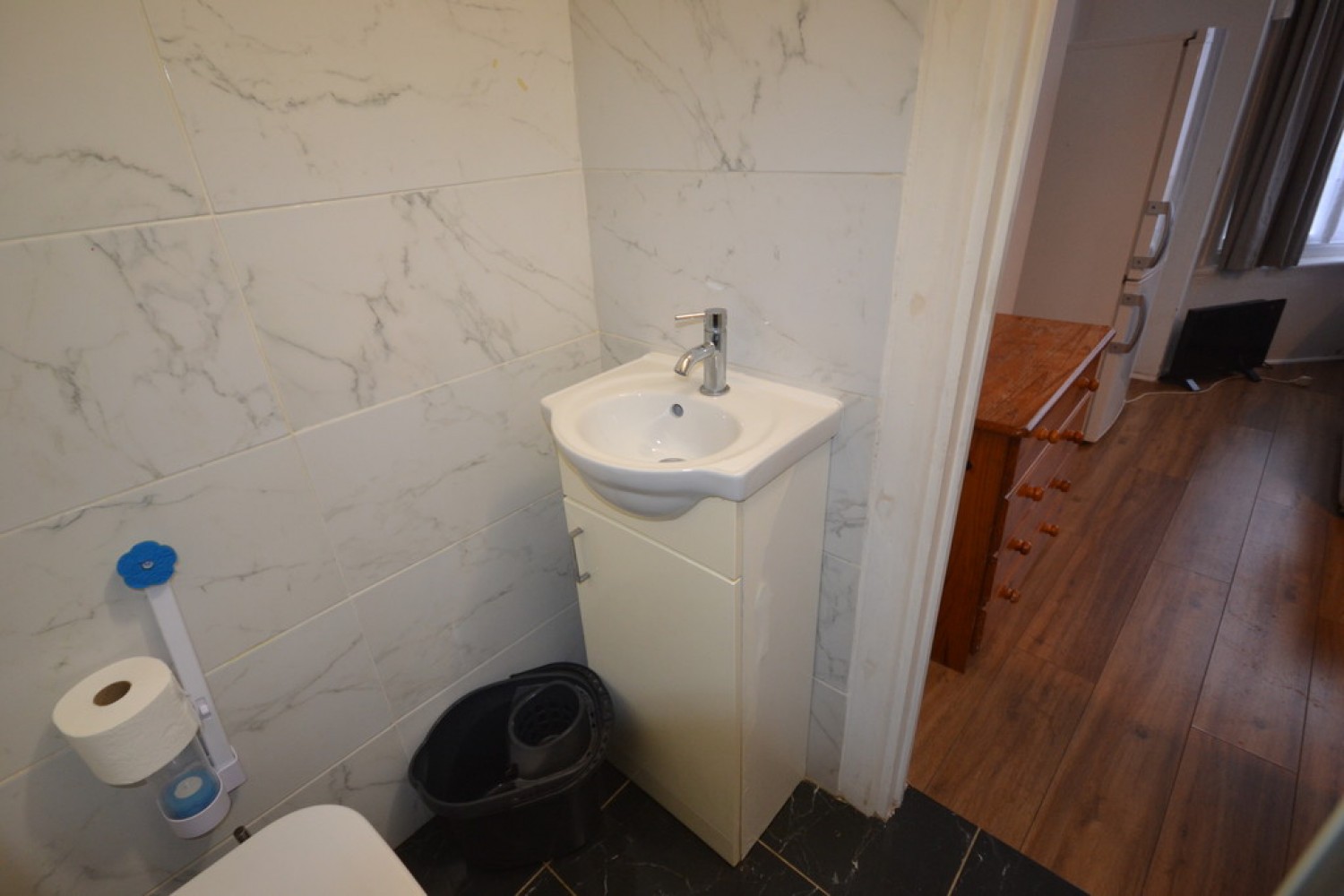 Ashleigh Road , Leicester