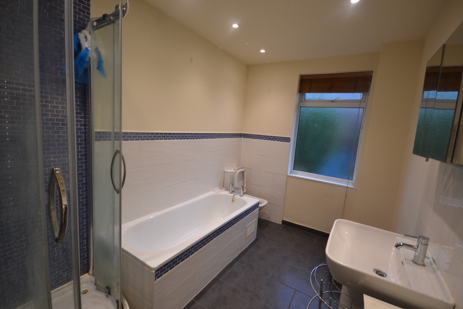 2 bedroom House in Avenue Road Extension , Clarendon Park, Leicester