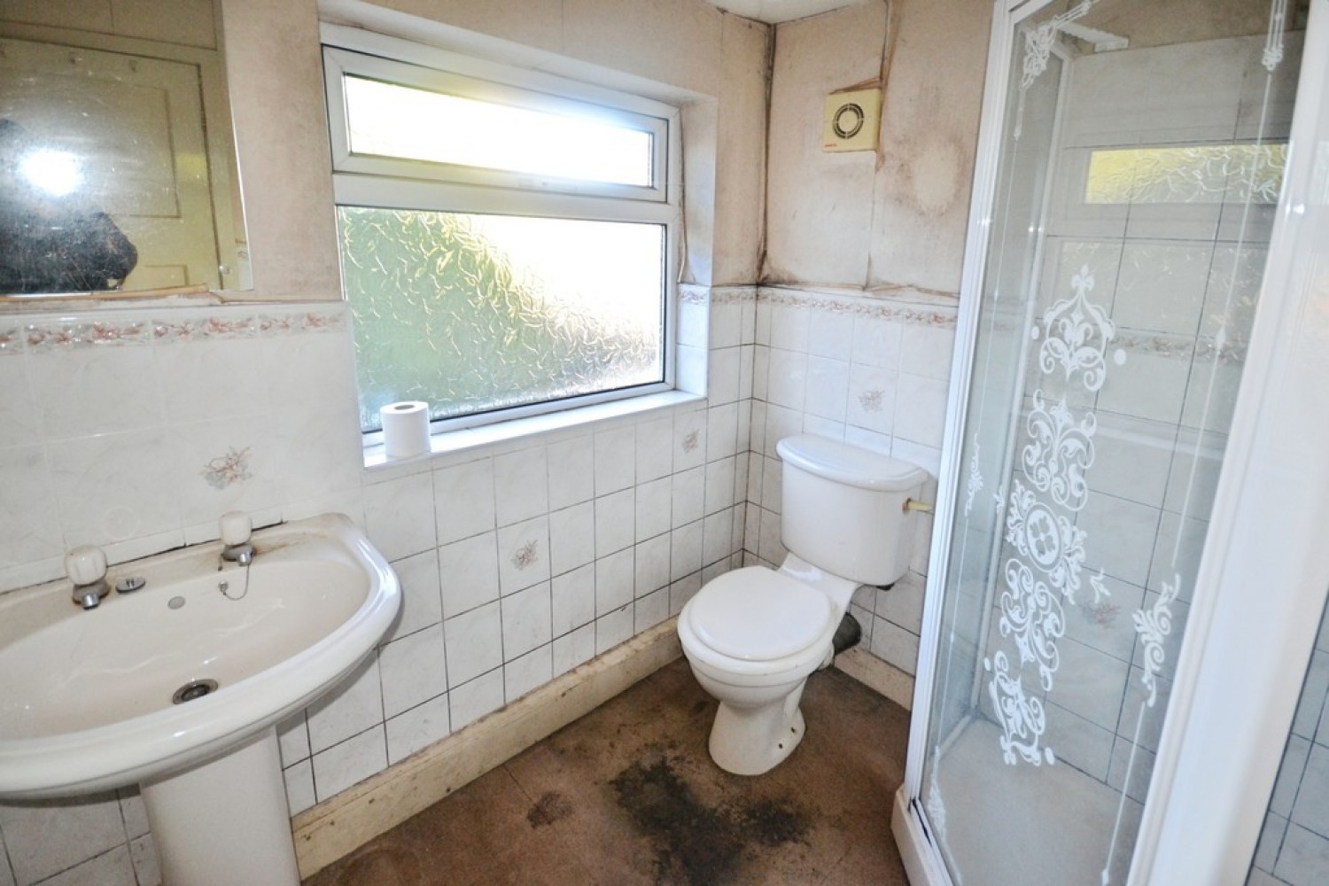 3 bedroom House in Somerset Avenue, Leicester