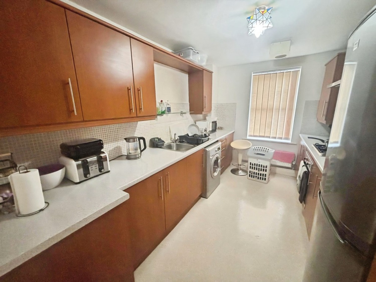 2 bedroom Flat in Montvale Gardens, Central Square