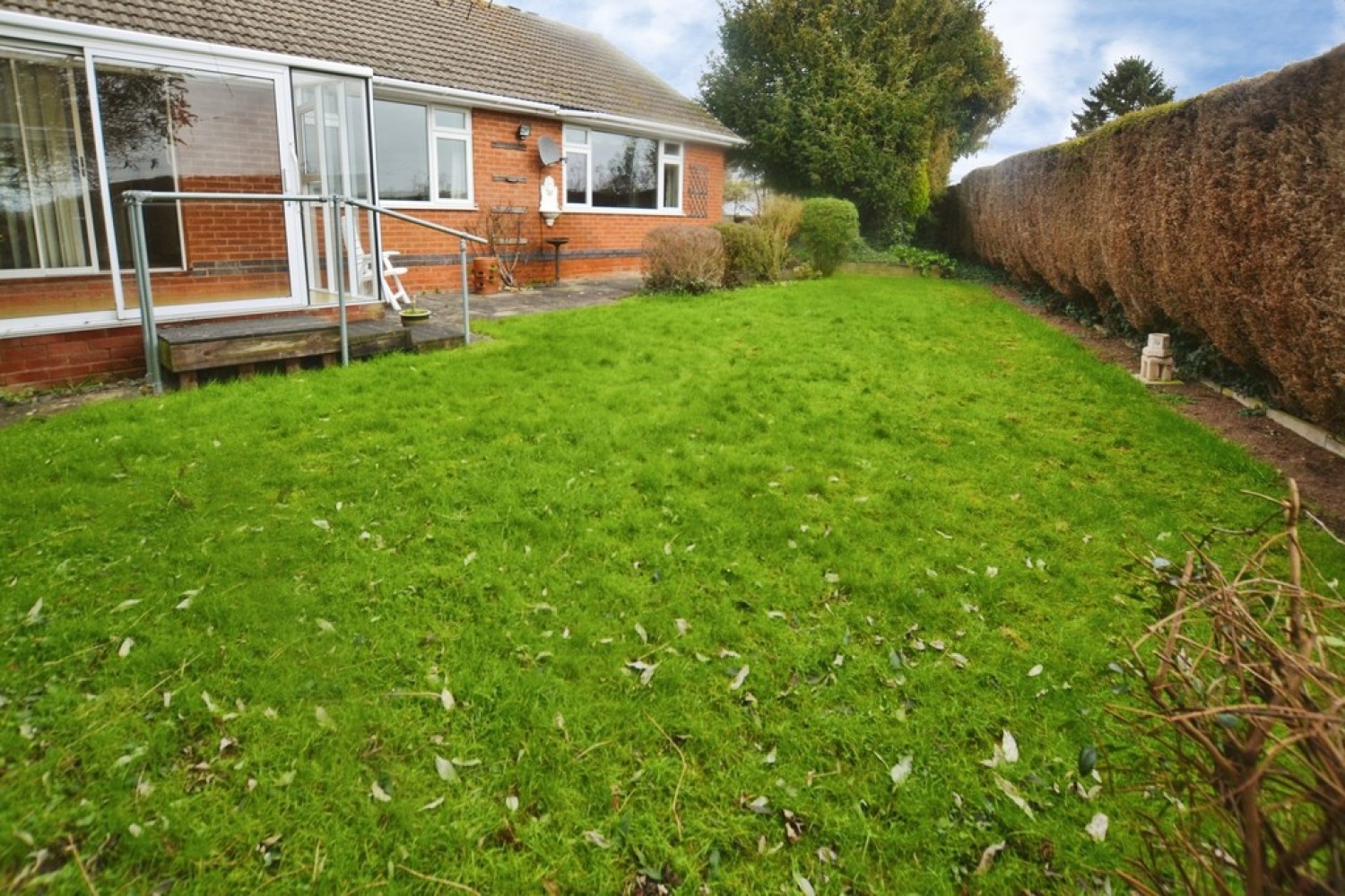 3 bedroom Bungalow for Sale Dumbleton Avenue, Leicester, Leicestershire