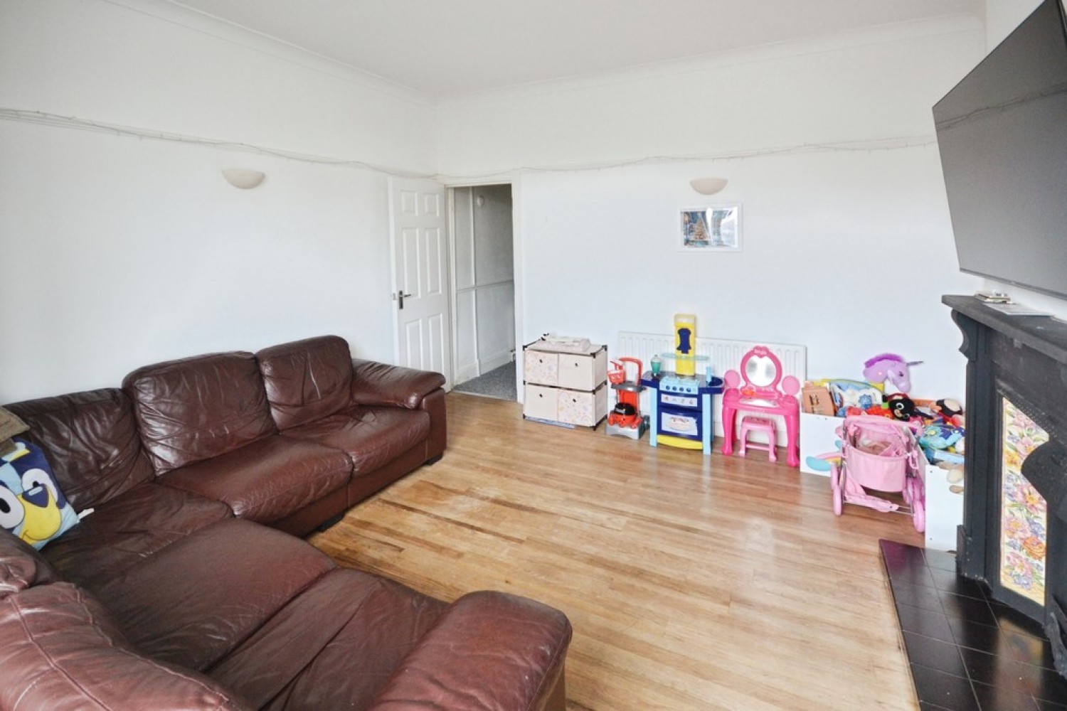 3 bedroom House for Sale Narborough Road, Leicester
