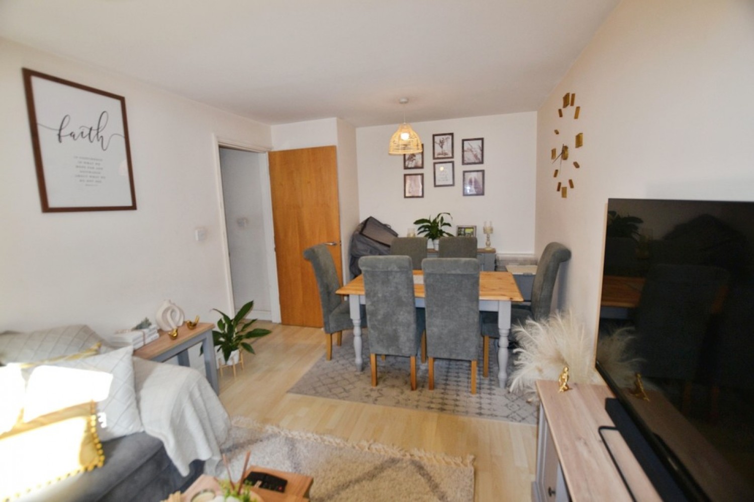 1 bedroom Flat for Sale Minster Court, Lower Brown Street